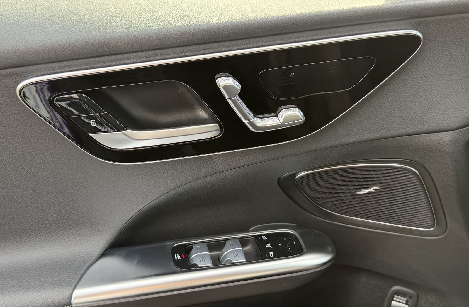 Mercedes-Benz C 220 d 4M T Avantgarde | DISTR+ /Pano/Massage foto 15