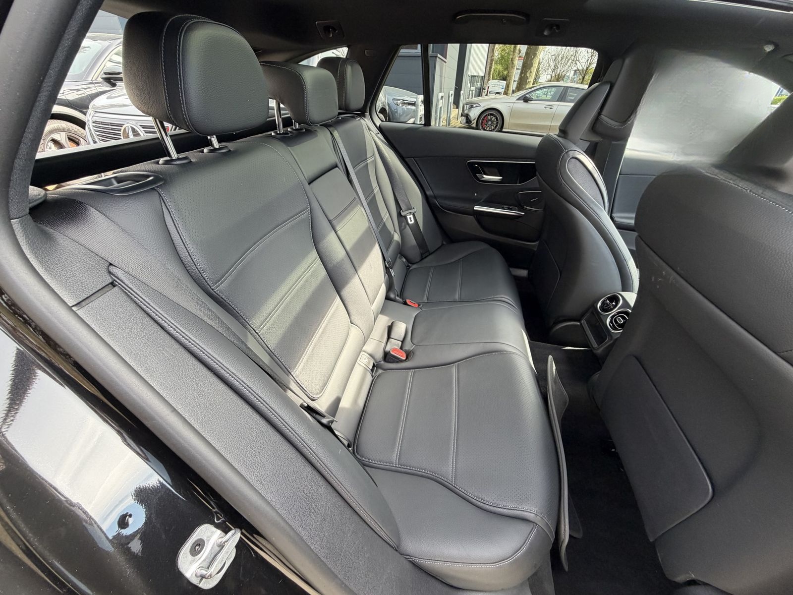 Mercedes-Benz C 220 d 4M T Avantgarde | DISTR+ /Pano/Massage foto 6