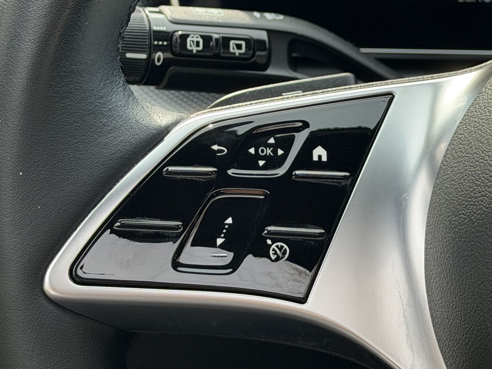 Mercedes-Benz C 220 d 4M T Avantgarde | DISTR+ /Pano/Massage foto 10