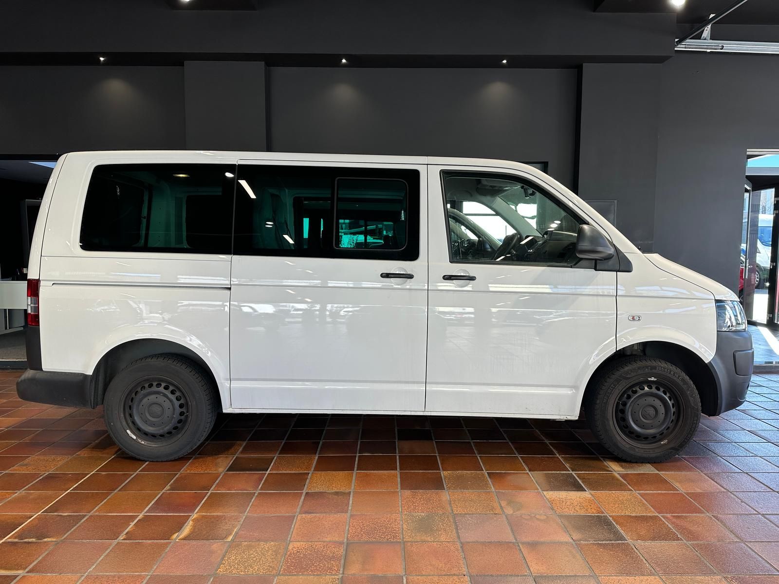 Volkswagen T5 4MOTION KURZ 9SITZER KLIMA STANDHZ BUNDESWEHR foto 2