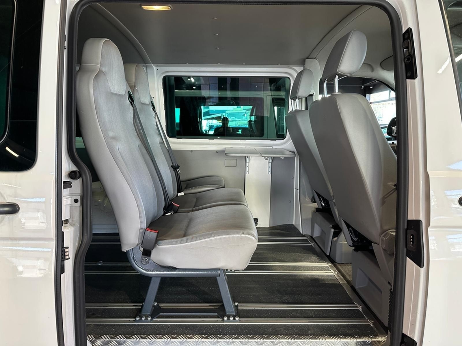 Volkswagen T5 4MOTION KURZ 9SITZER KLIMA STANDHZ BUNDESWEHR foto 12