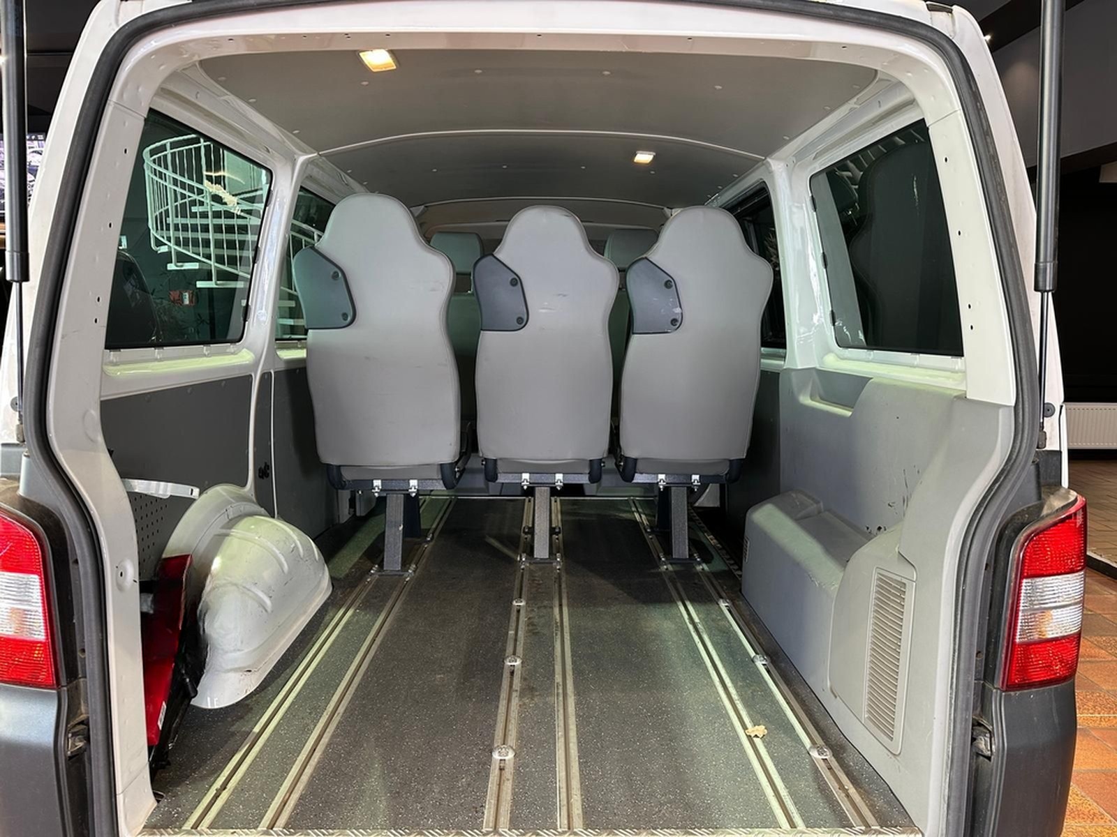 Volkswagen T5 4MOTION KURZ 9SITZER KLIMA STANDHZ BUNDESWEHR foto 26