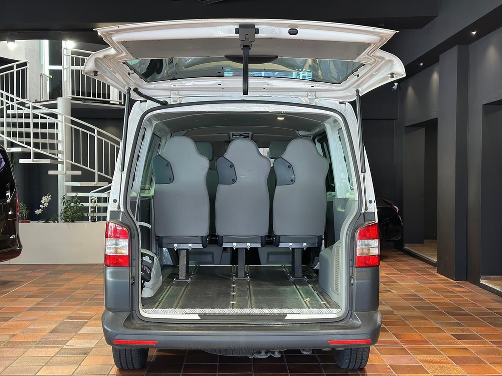 Volkswagen T5 4MOTION KURZ 9SITZER KLIMA STANDHZ BUNDESWEHR foto 27