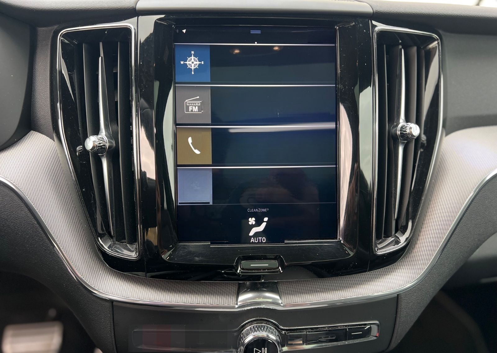 Volvo XC60 R-Design AWD*LED*AHK*ACC*CAR-PLAY*H&K SOUND foto 18