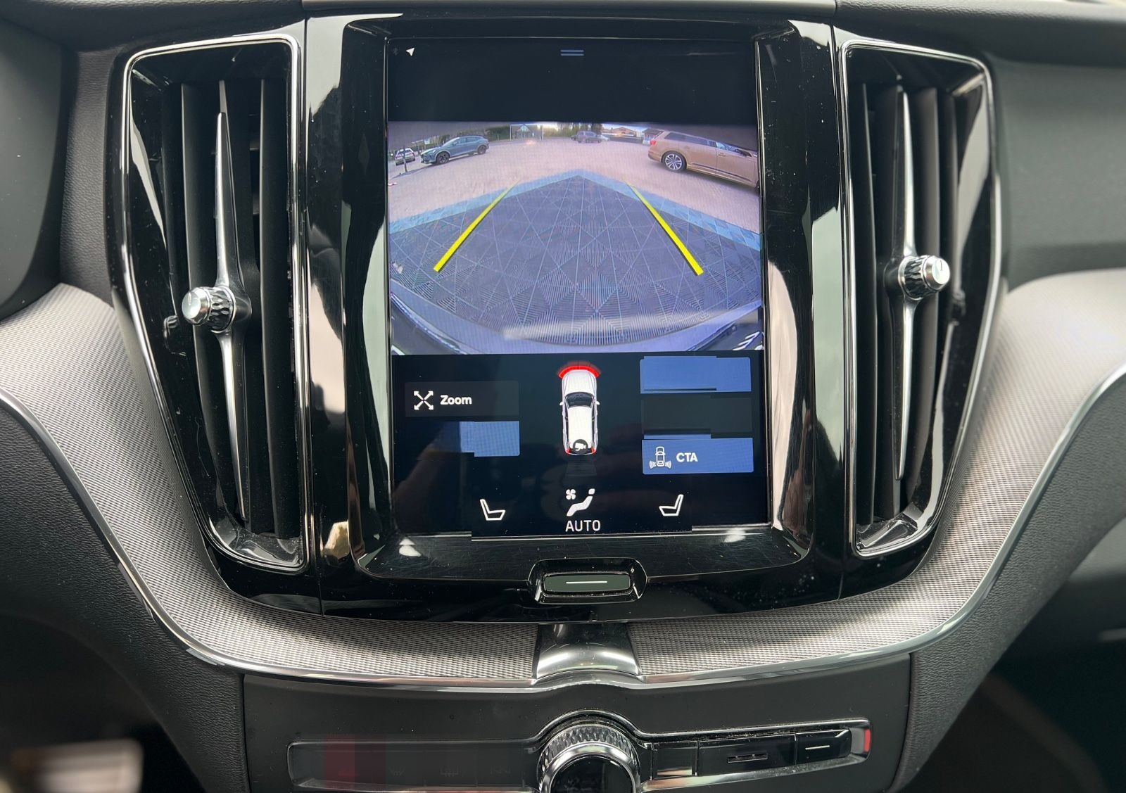 Volvo XC60 R-Design AWD*LED*AHK*ACC*CAR-PLAY*H&K SOUND foto 19