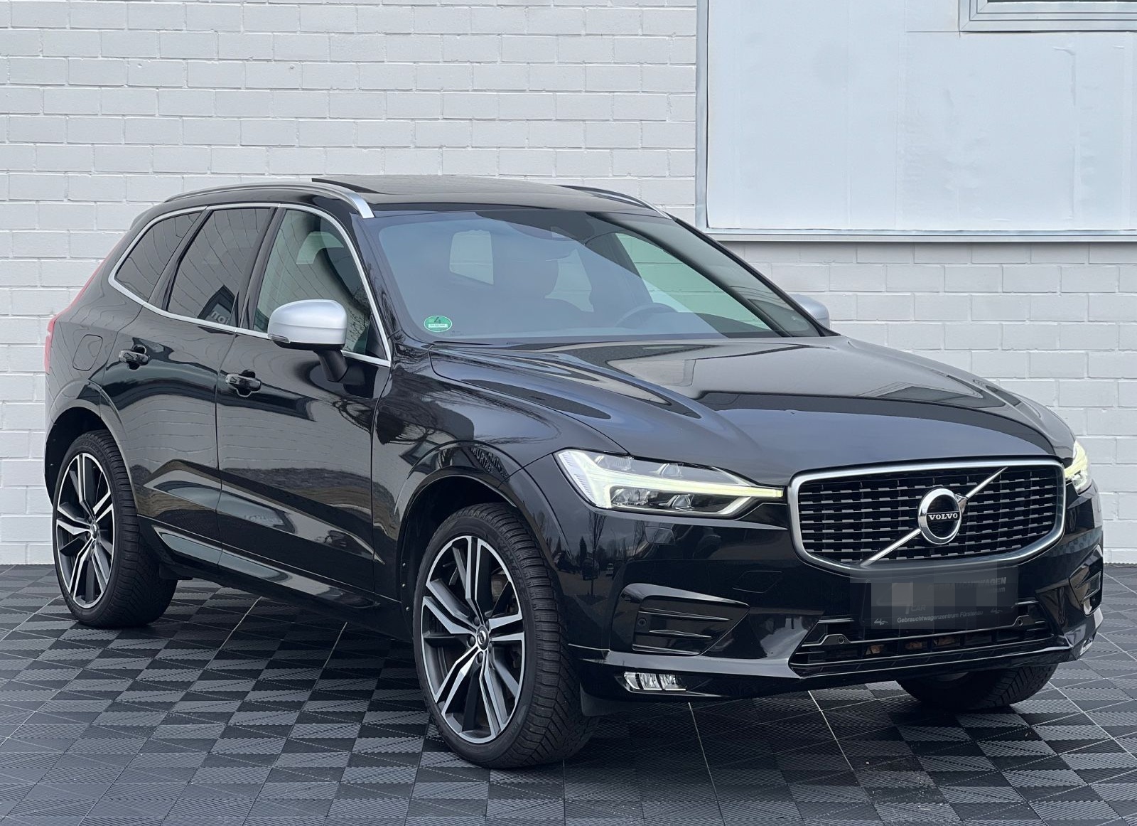 Volvo XC60 R-Design AWD*LED*AHK*ACC*CAR-PLAY*H&K SOUND foto 3