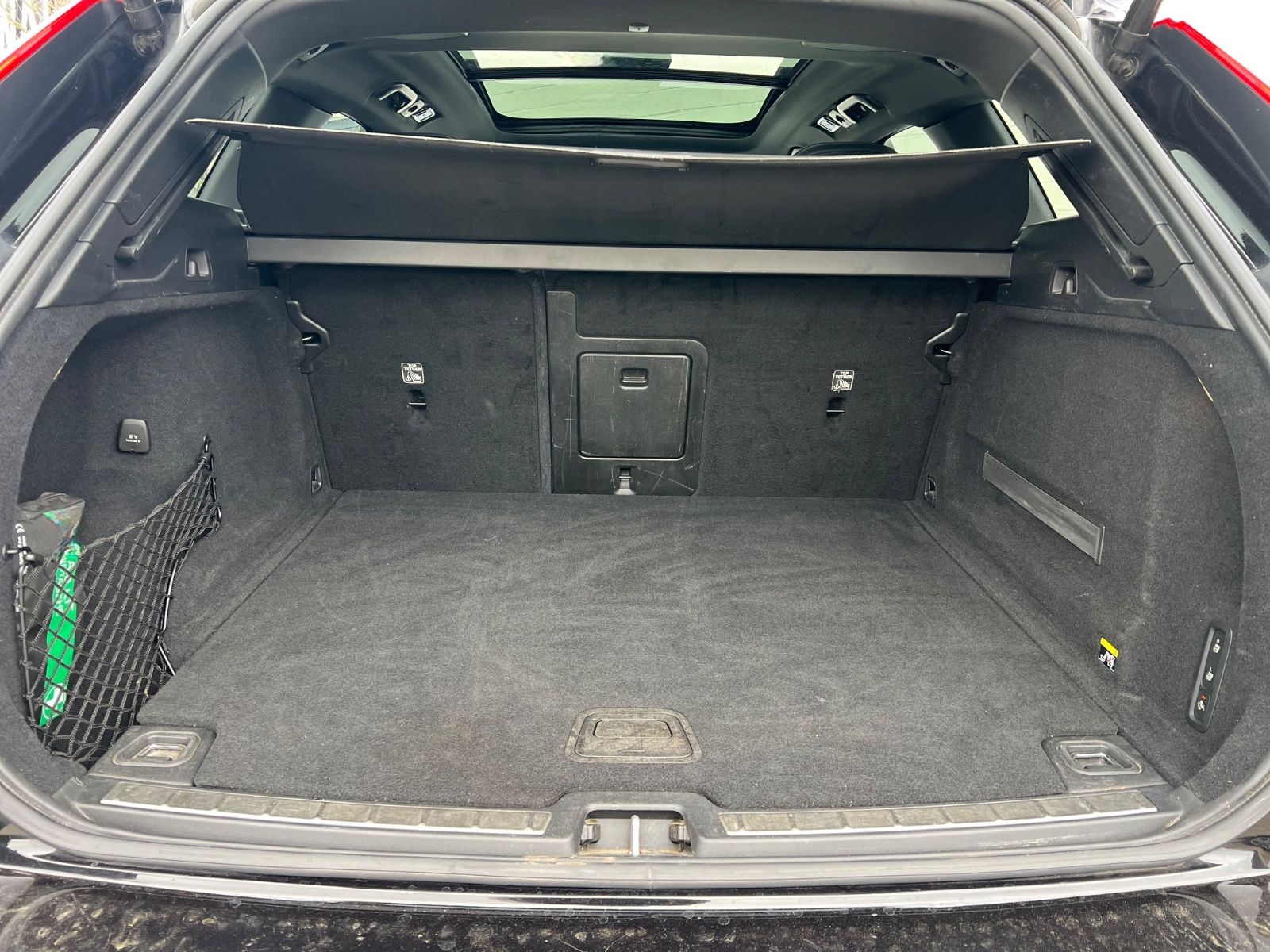 Volvo XC60 R-Design AWD*LED*AHK*ACC*CAR-PLAY*H&K SOUND foto 25