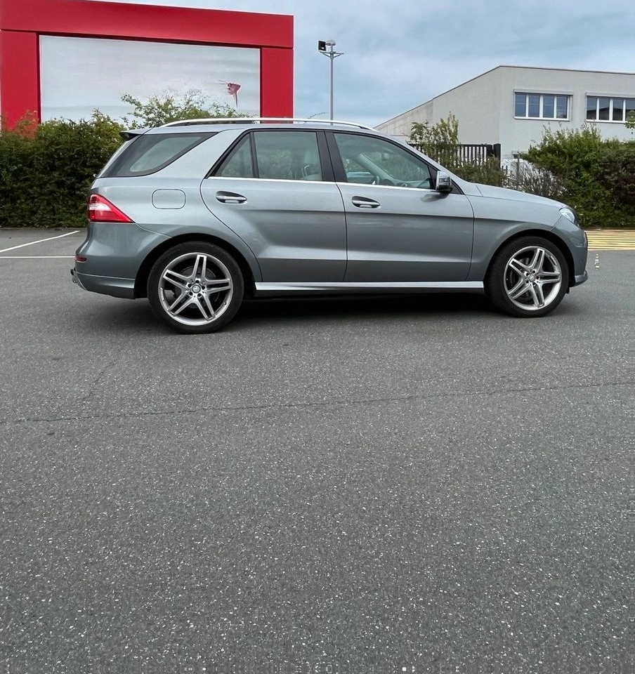 Mercedes-Benz Mercedes ML350 AMG/DIS/Massage/Schiebedach... foto 6