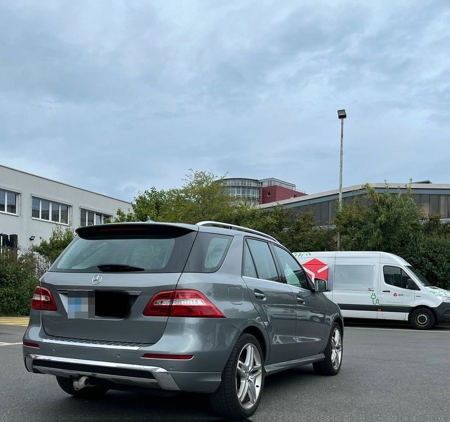 Mercedes-Benz Mercedes ML350 AMG/DIS/Massage/Schiebedach... foto 10