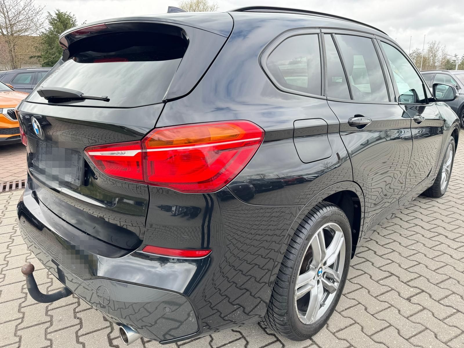 BMW X1  xDrive 20d M-SportPaket Leder Navi AHK PDC foto 4
