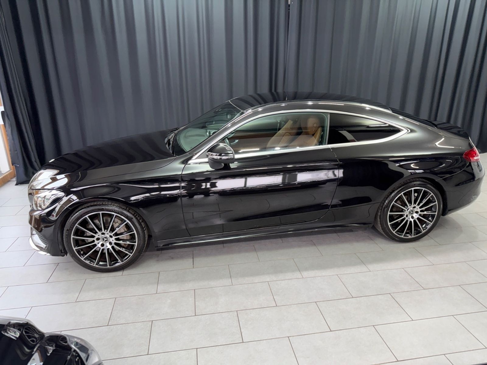 Mercedes-Benz C250 Coupe|AMG-LINE|19 ZOLL|ILS-LED|NAVI|AUTOMAT foto 3