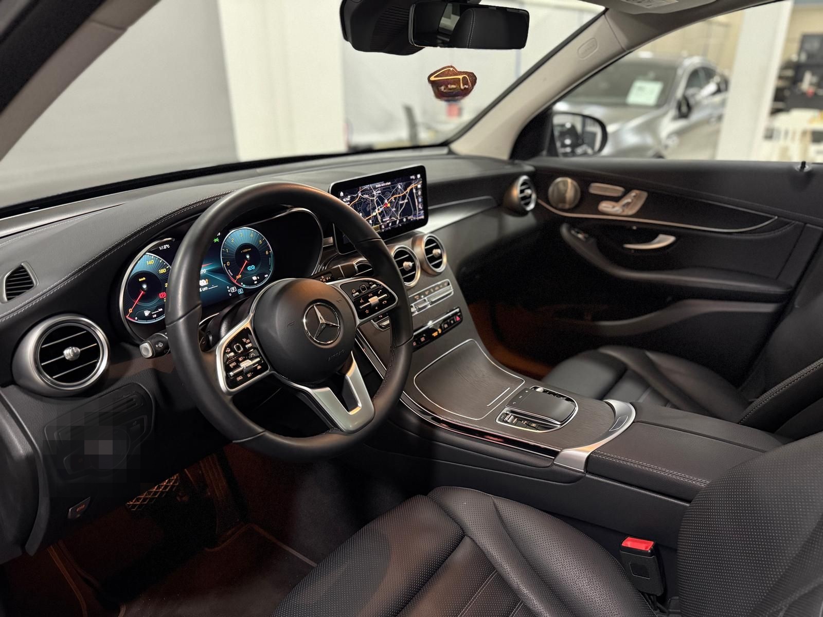 Mercedes-Benz GLC 300 de 4M *PANO*360*DISTR*MEMORY*BURM.*AHK* foto 18
