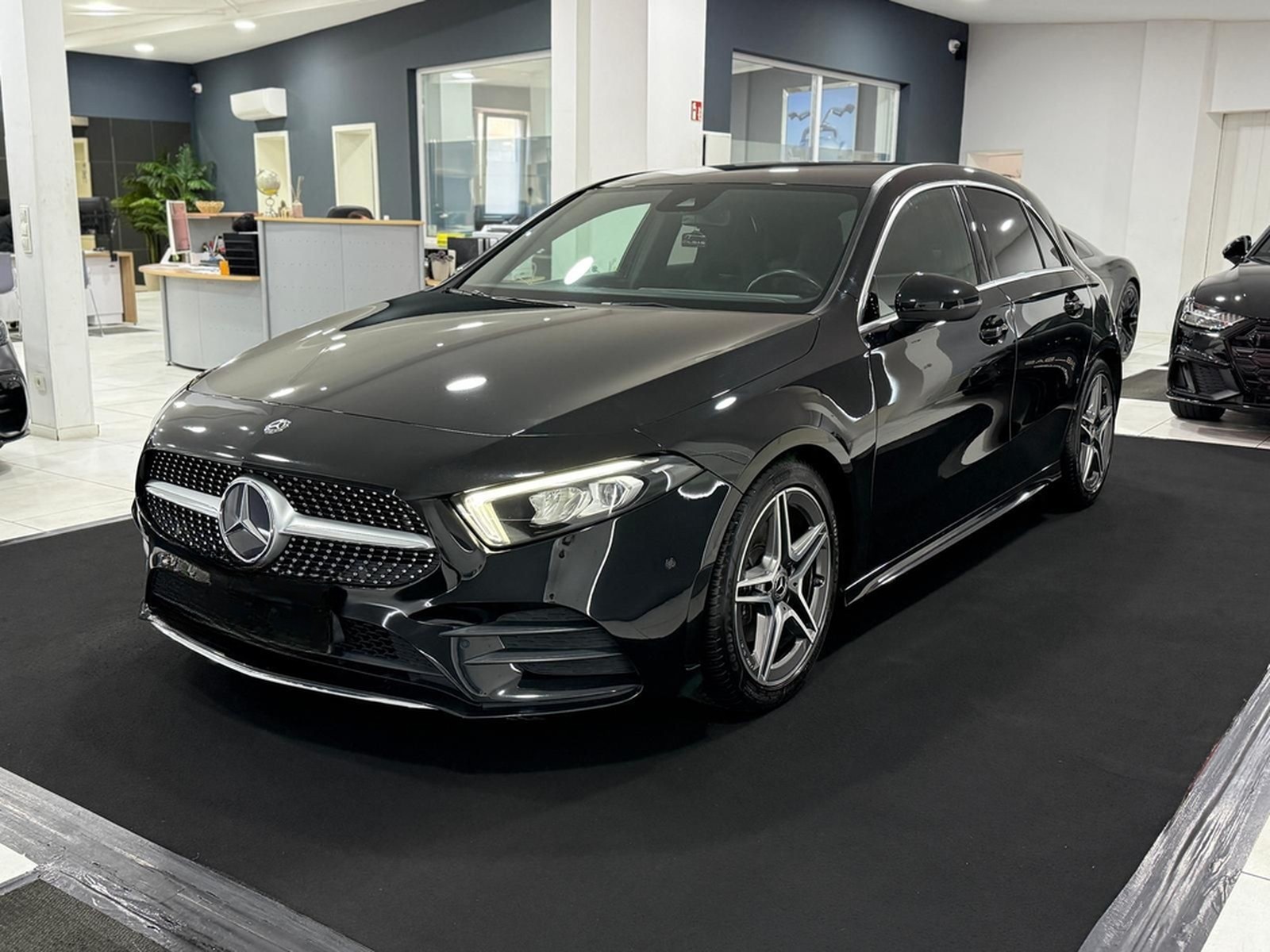 Mercedes-Benz A 200 7G AMG-LINE*RÜCKFAHRKAMERA*LED*SPURH*MBUX* foto 2