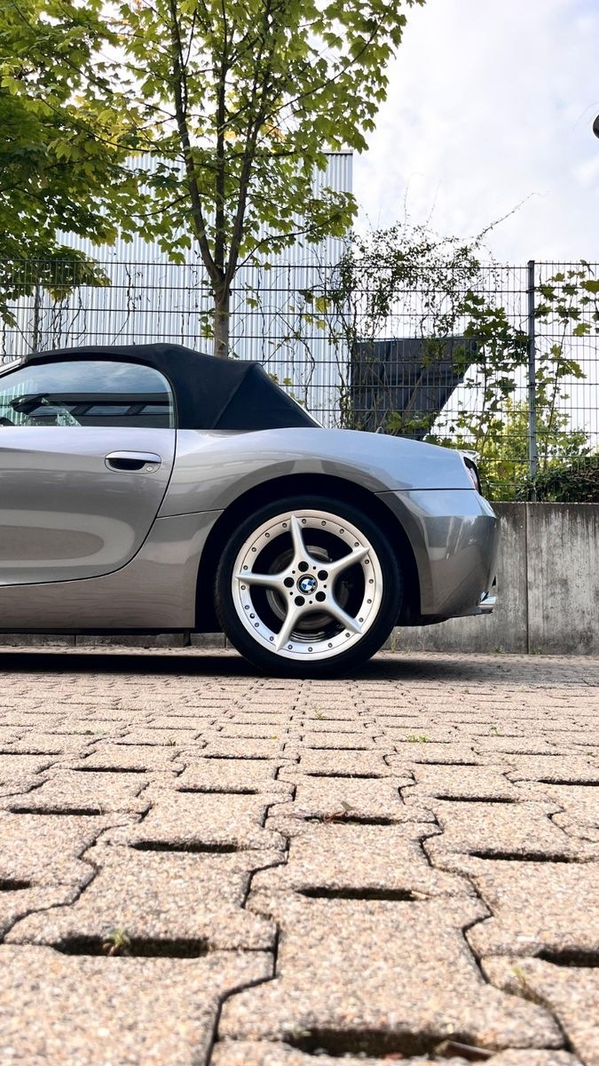 BMW Z4 3.0 - M Sport - VOLL + TOP + Sais/Garag 85tkm foto 3