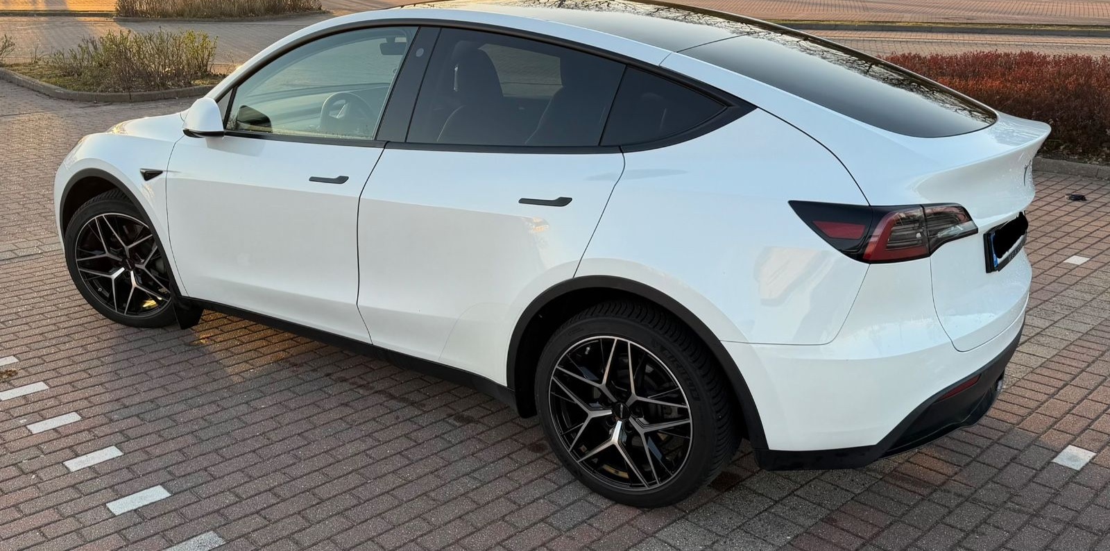 Tesla Model Y Long Range, 12-fach bereift, Vossen HF2 foto 3