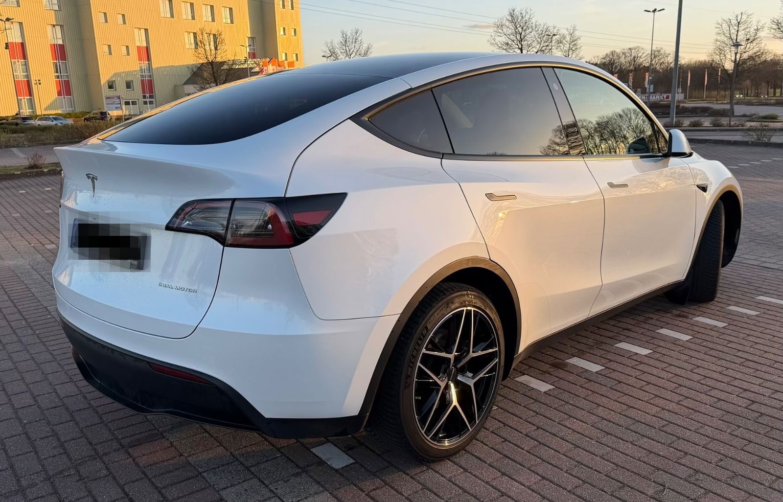 Tesla Model Y Long Range, 12-fach bereift, Vossen HF2 foto 5