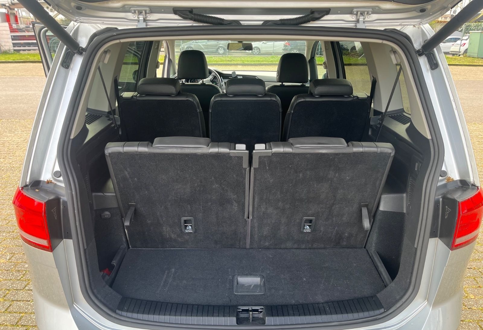 Volkswagen Touran 2.0 TDI DSG Automatik 7-Sitzer foto 14