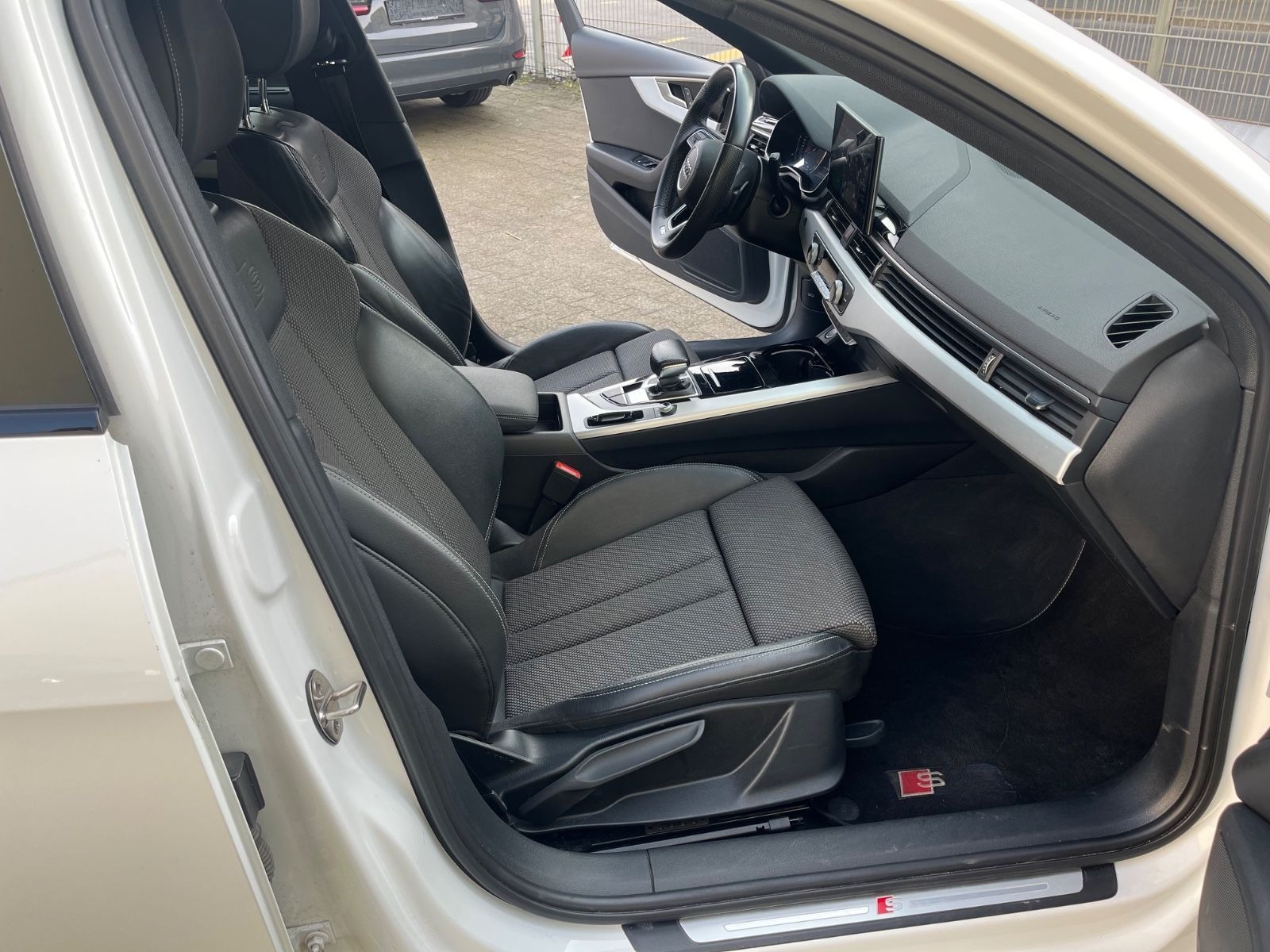 Audi A4 35TDI-S LINE-AUT-NAVI-LEDER-LED-AHK-KAMERA-1H foto 11