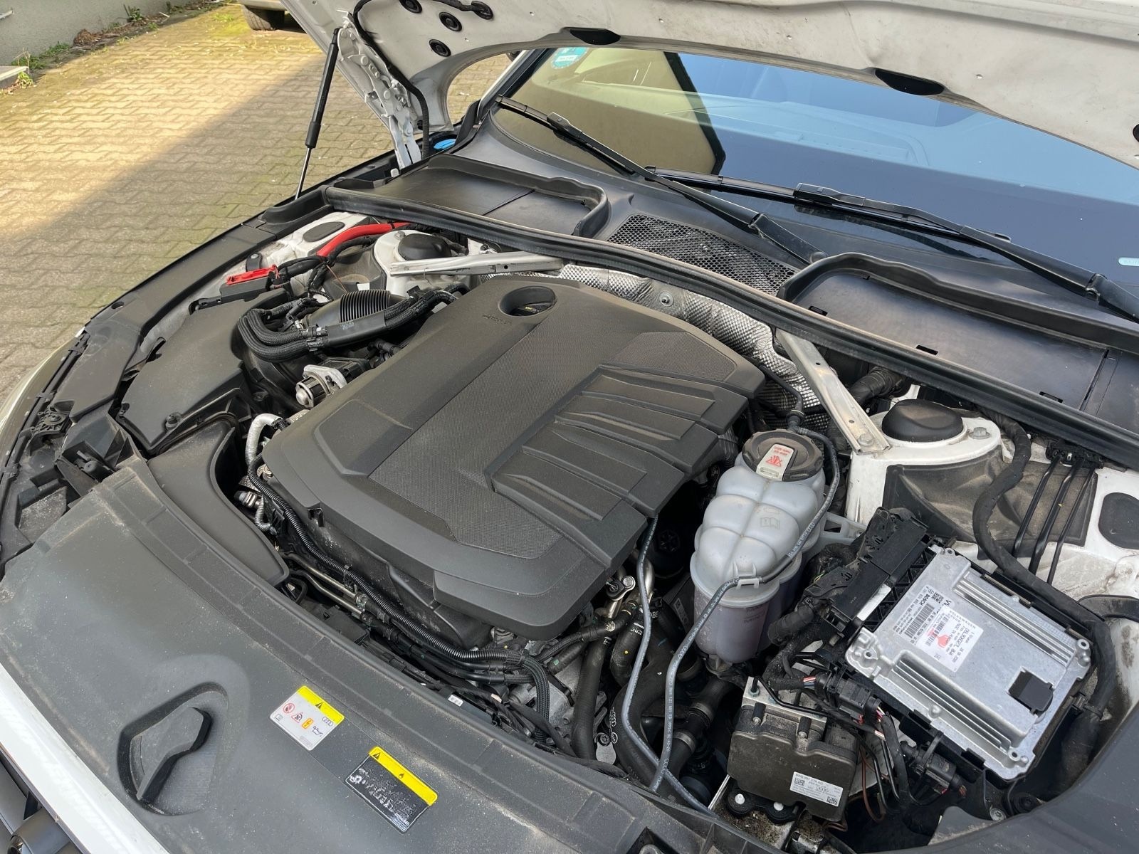 Audi A4 35TDI-S LINE-AUT-NAVI-LEDER-LED-AHK-KAMERA-1H foto 15