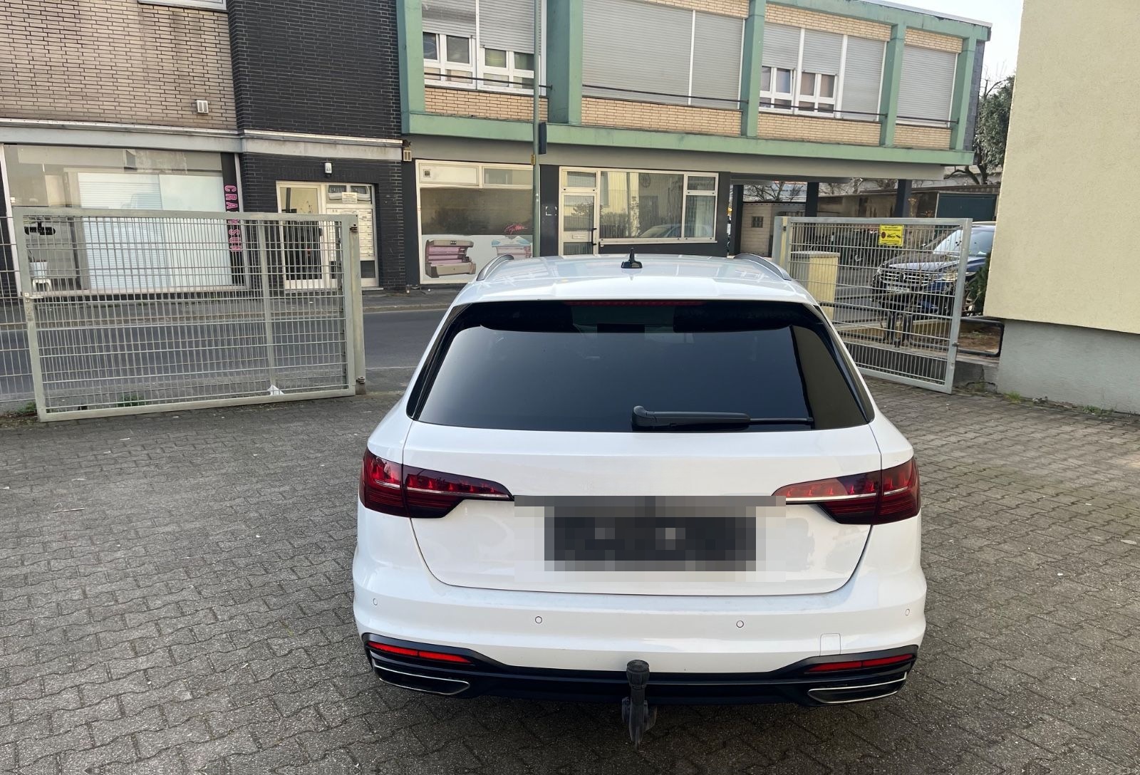 Audi A4 35TDI-S LINE-AUT-NAVI-LEDER-LED-AHK-KAMERA-1H foto 4