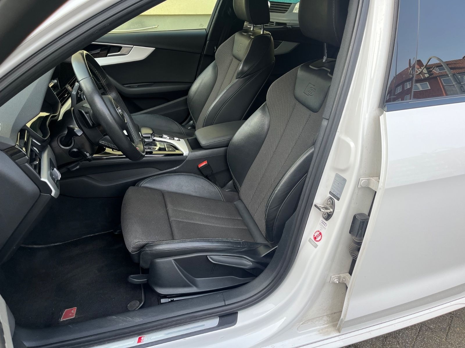 Audi A4 35TDI-S LINE-AUT-NAVI-LEDER-LED-AHK-KAMERA-1H foto 5