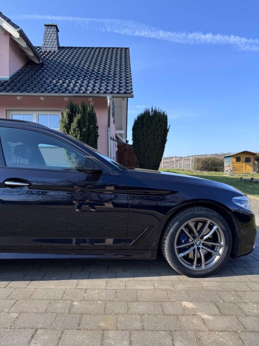 BMW 540d xDrive Touring M-Sport/Pano/AHK/HUD/Stdhz foto 4