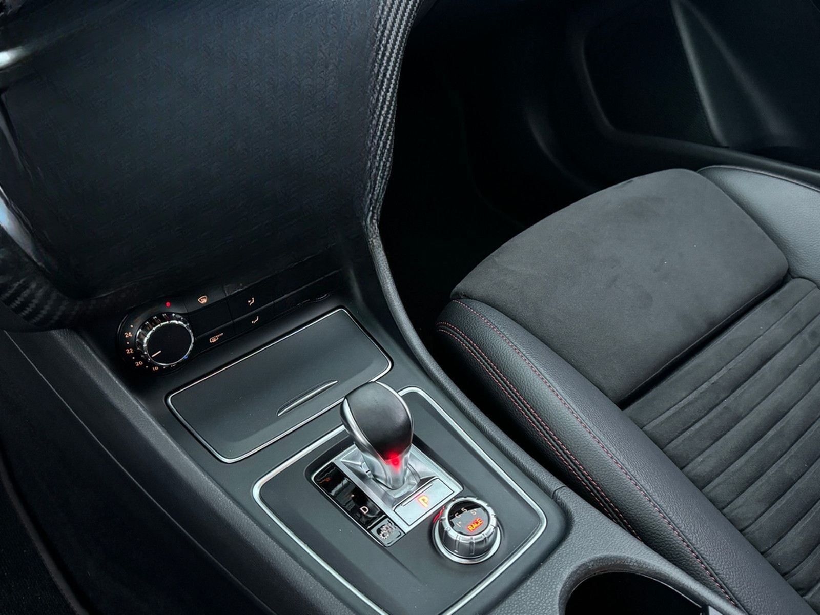 Mercedes-Benz A 45 AMG Perf.-Abgas Pano Unfallfrei 4Matic TOP foto 28