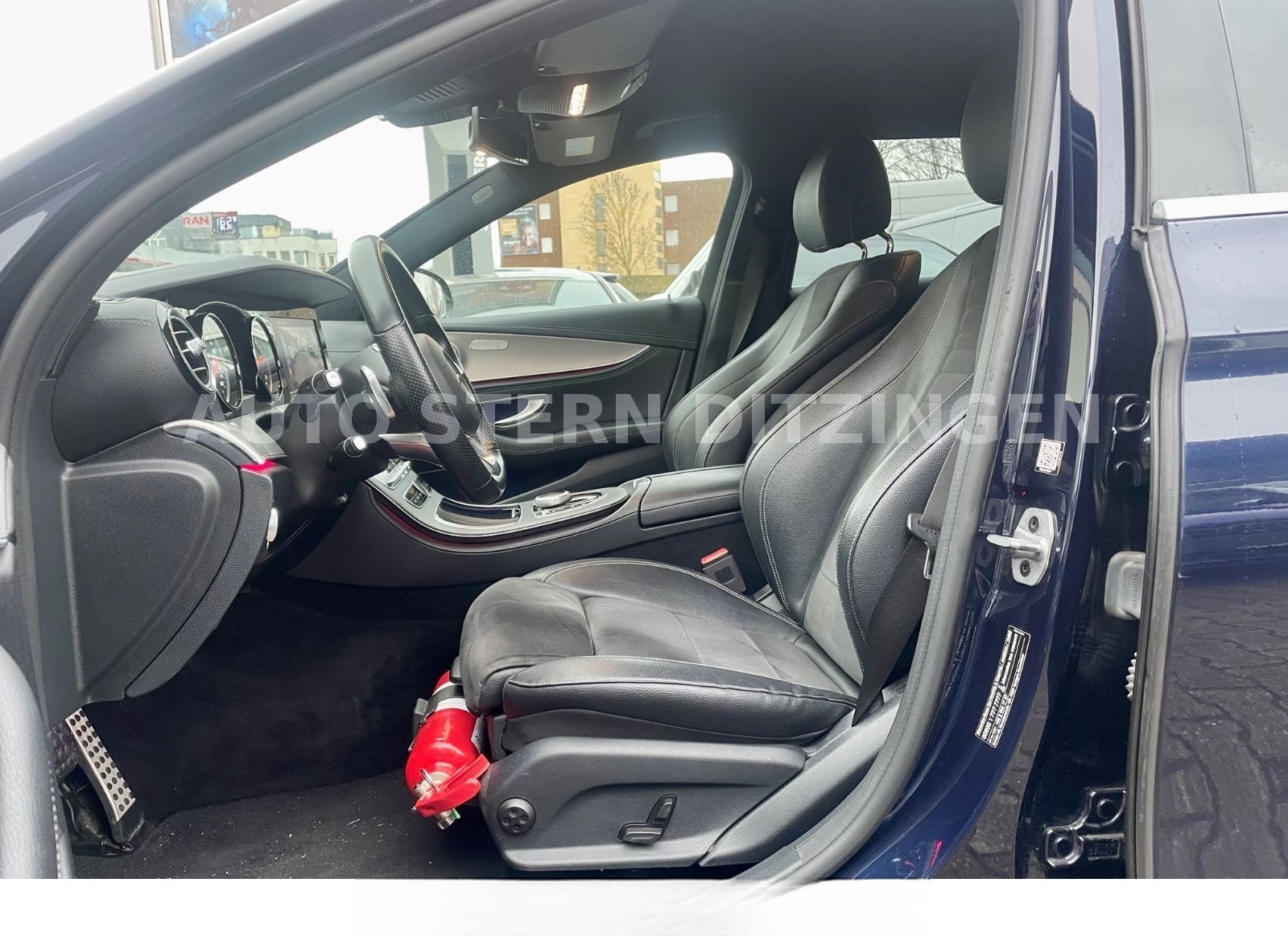 Mercedes-Benz E 220 d T-Modell AMG Line LED Navi AHK Burmester foto 12