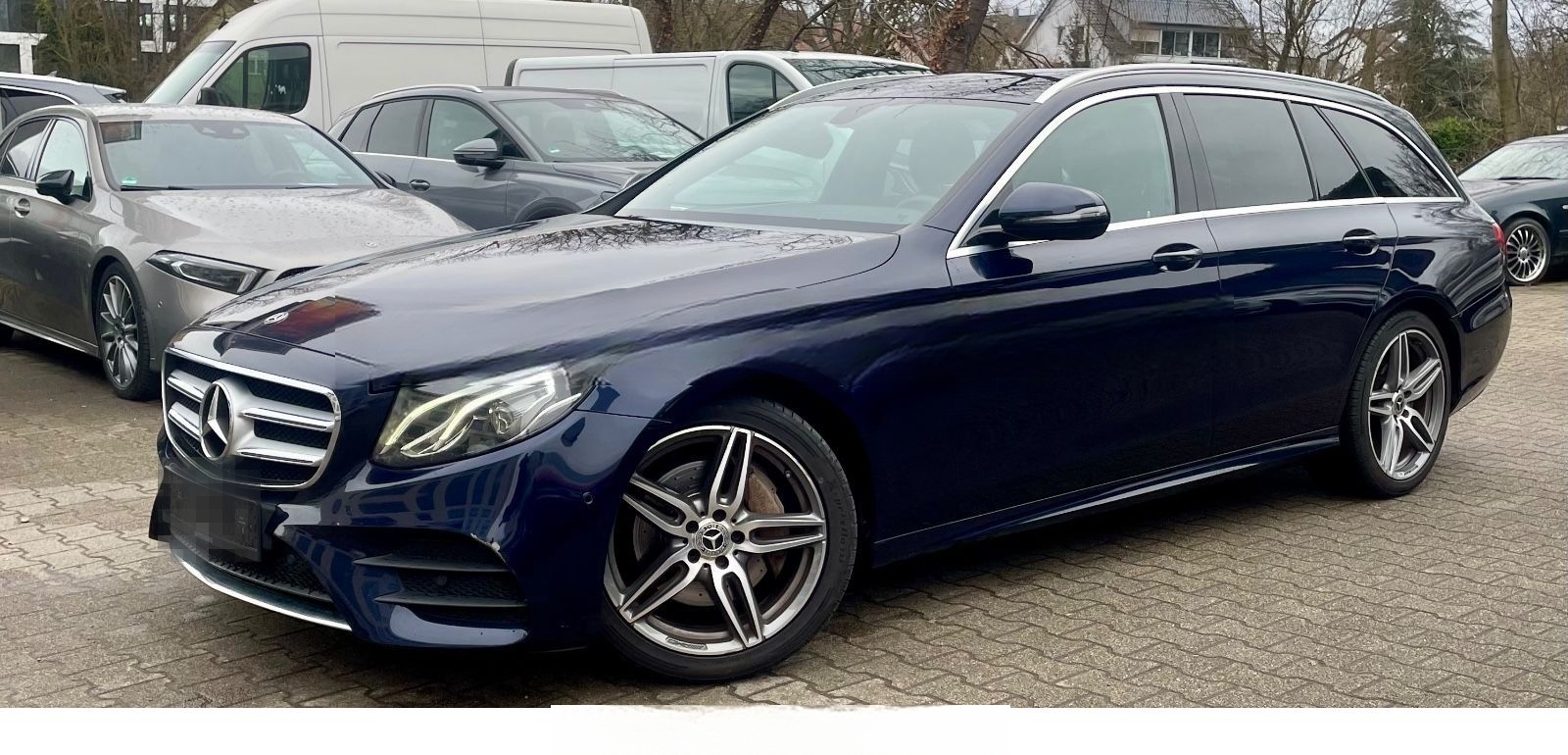 Mercedes-Benz E 220 d T-Modell AMG Line LED Navi AHK Burmester foto 15