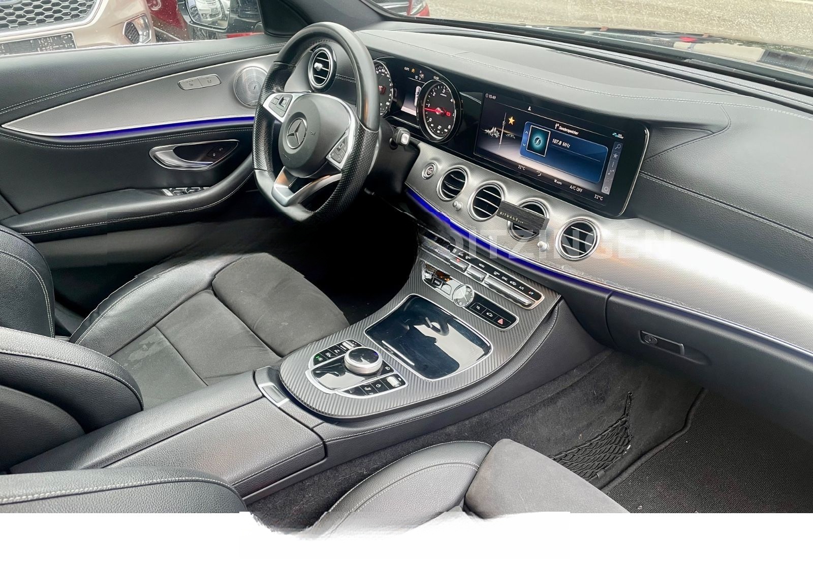 Mercedes-Benz E 220 d T-Modell AMG Line LED Navi AHK Burmester foto 9