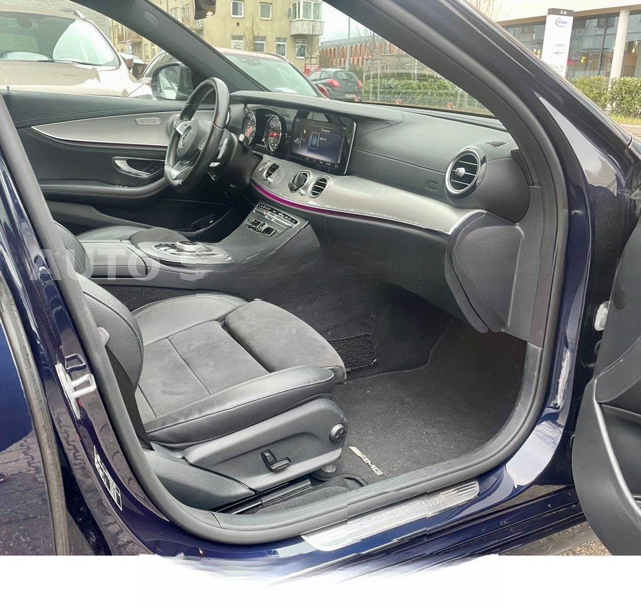 Mercedes-Benz E 220 d T-Modell AMG Line LED Navi AHK Burmester foto 10