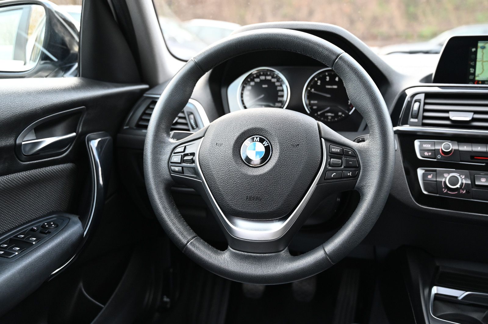 BMW 118 i Urban Line Leder Navi 1.Hd LED foto 17