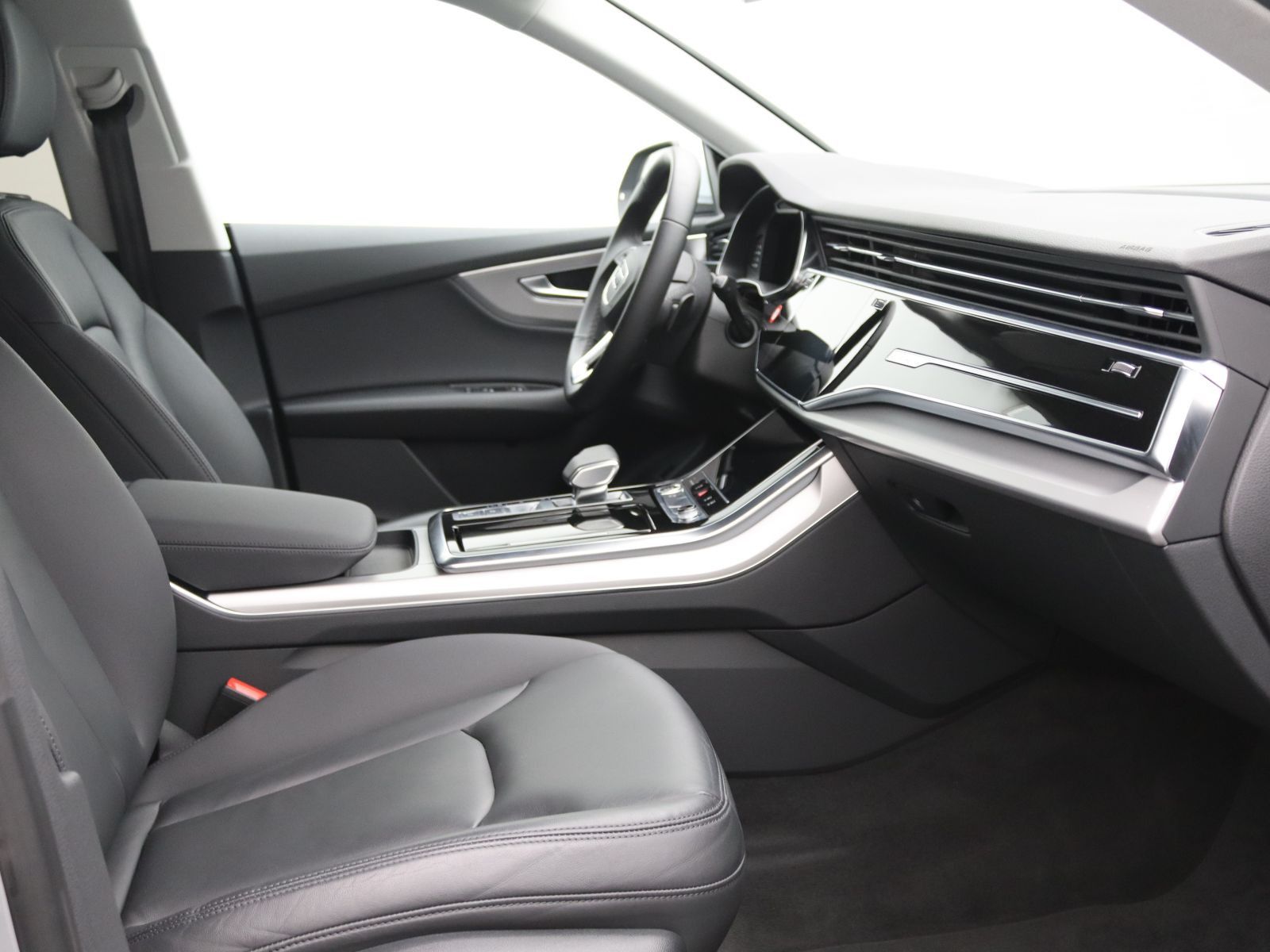 Audi Q8 55 TFSI quattro / MMI-Navi+, Air, LED, AHK foto 10