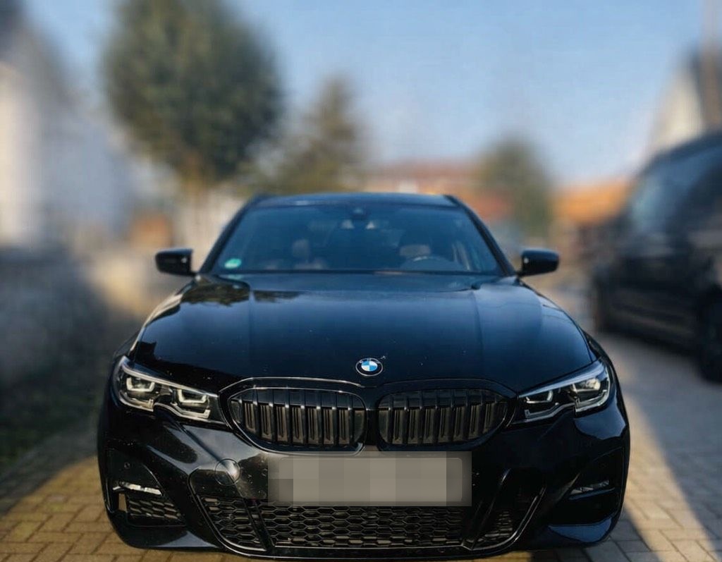 BMW 330d xDrive Touring Model 2020 M-Paket foto 2