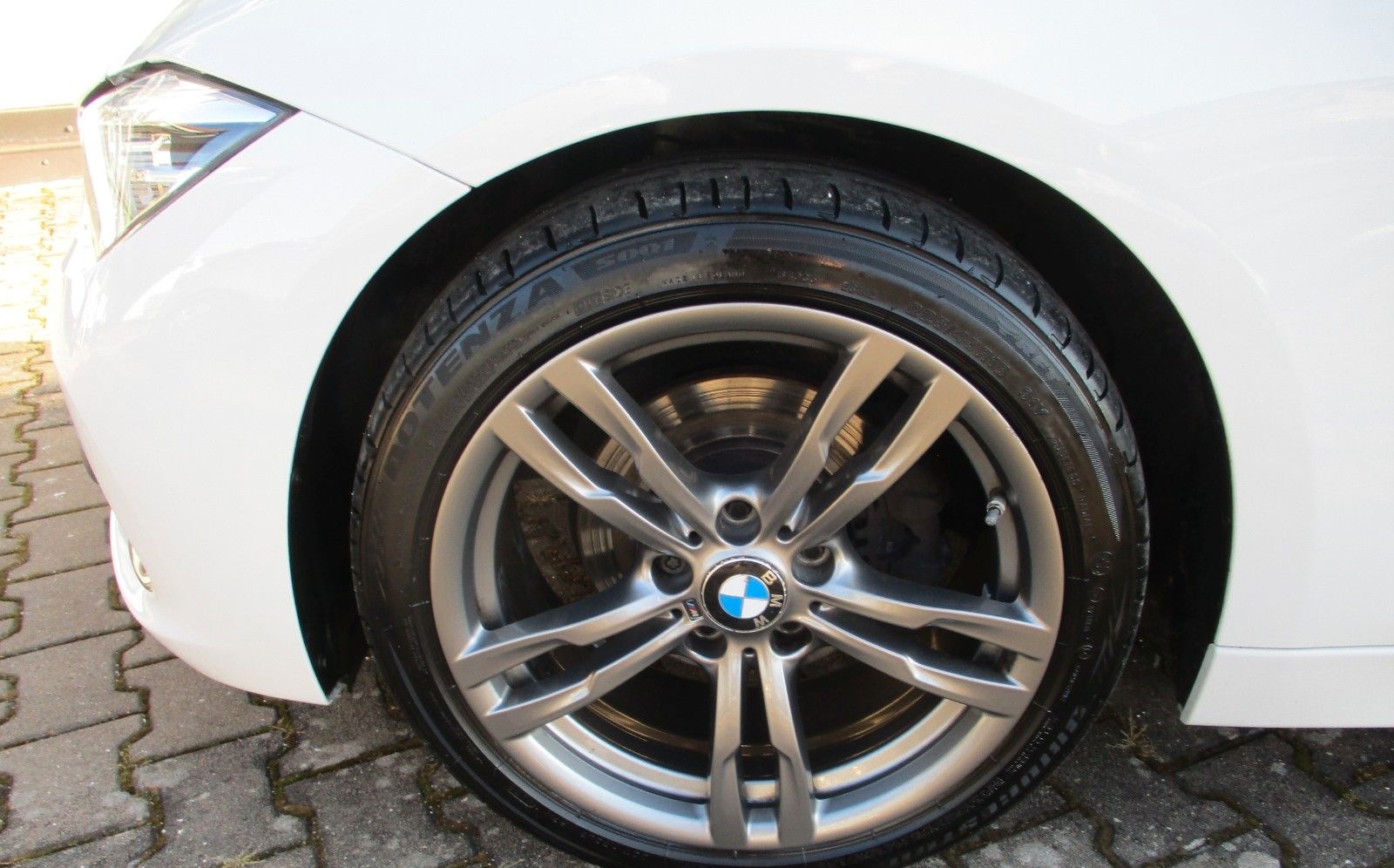 BMW 320i Touring Sport Line+AHK+Navi+LED+gepflegt foto 3