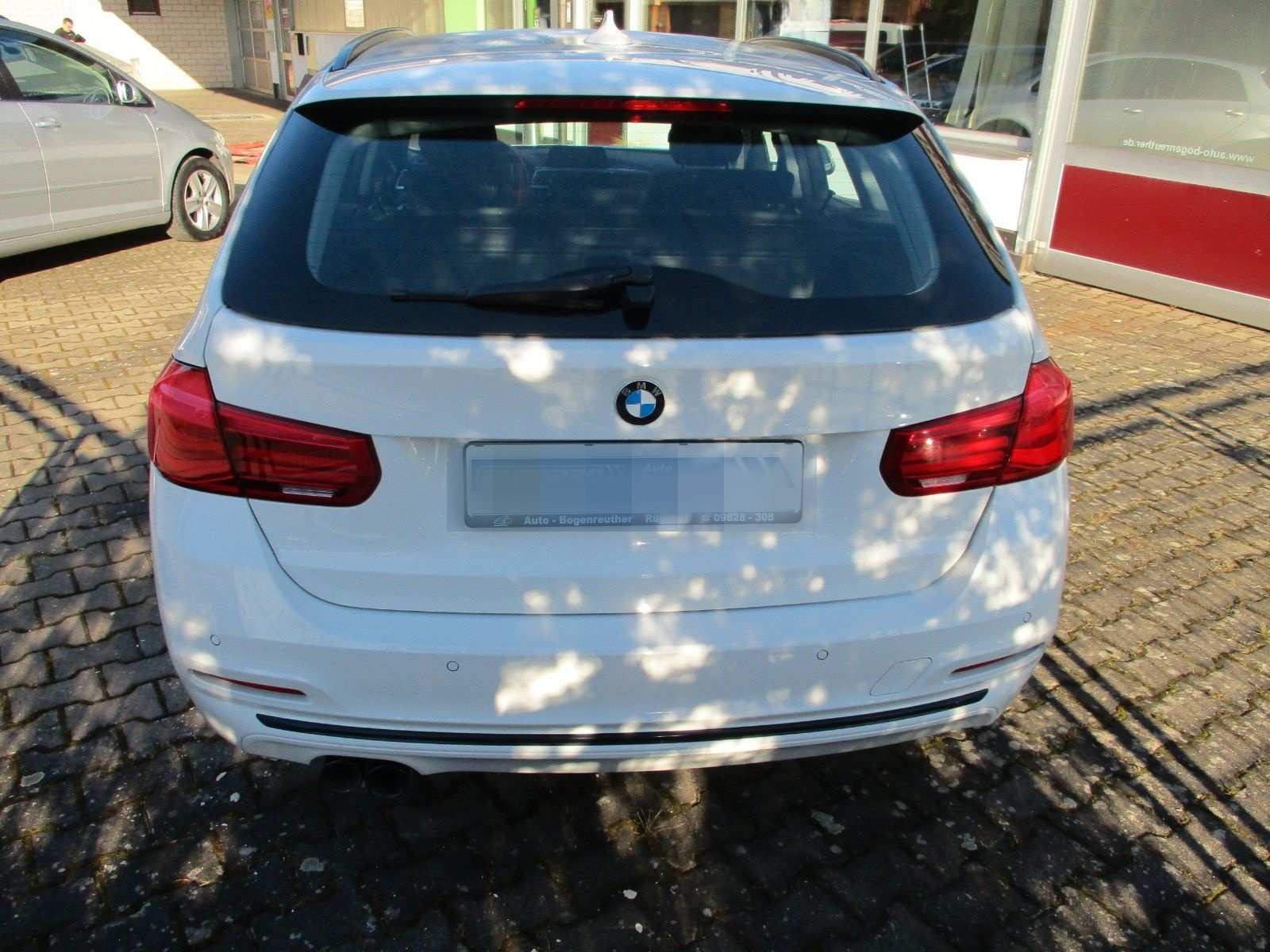 BMW 320i Touring Sport Line+AHK+Navi+LED+gepflegt foto 4