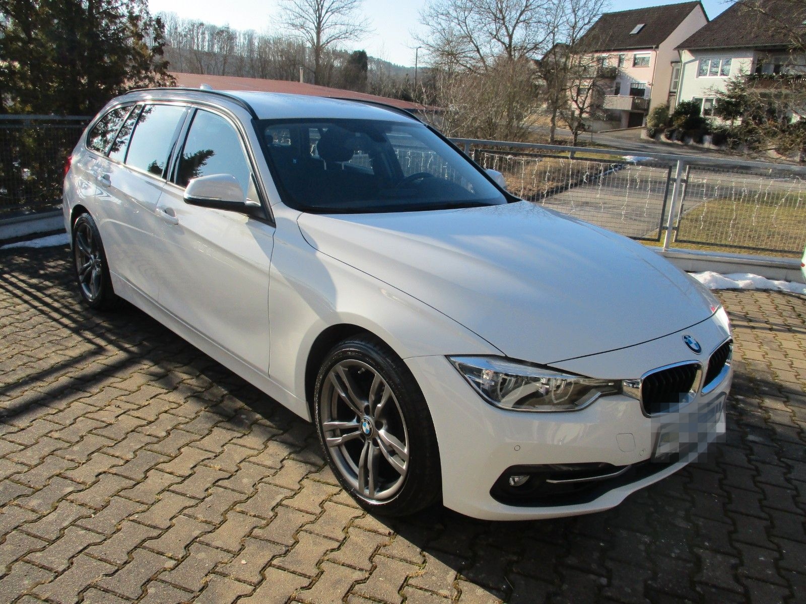 BMW 320i Touring Sport Line+AHK+Navi+LED+gepflegt foto 6