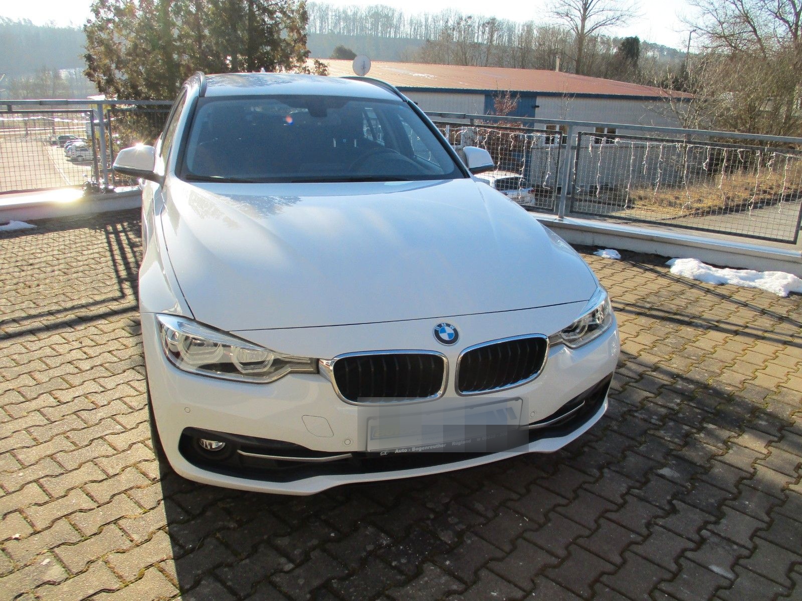 BMW 320i Touring Sport Line+AHK+Navi+LED+gepflegt foto 9