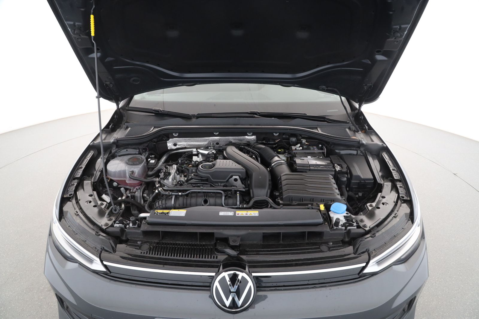 Volkswagen Golf VIII 1.5 TSI DSG Life | AHK | LED | SITZH. foto 9