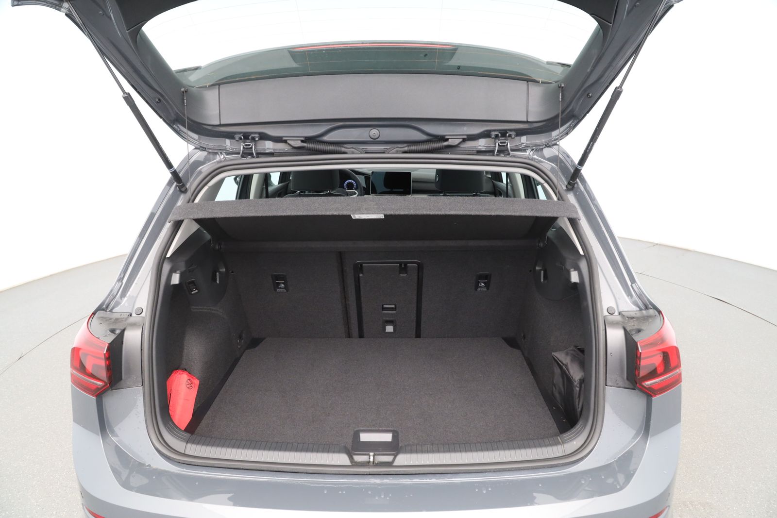 Volkswagen Golf VIII 1.5 TSI DSG Life | AHK | LED | SITZH. foto 10