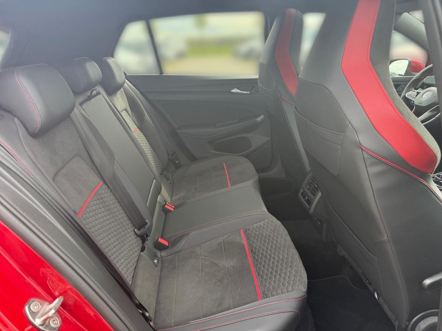 Volkswagen Golf GTI 8 VIII Clubsport 2.0 TSI El. Panodach N foto 20
