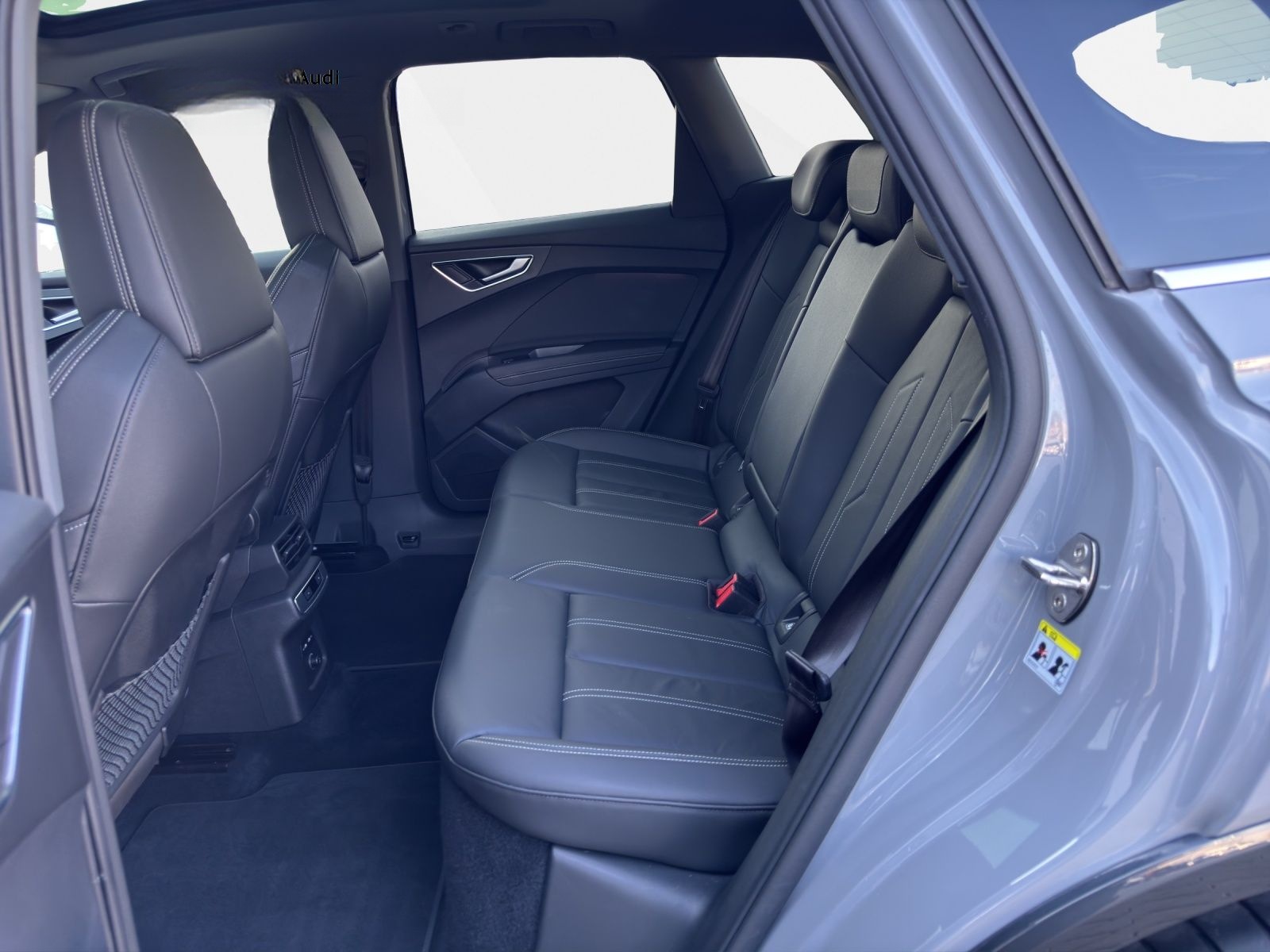 Audi Q4 50 e-tron quattro AHK HuD Pano Matrix-LED Ass foto 8