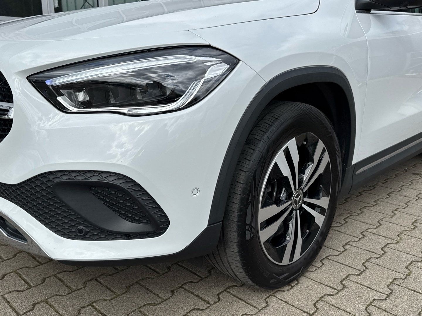 Mercedes-Benz GLA 250 4M Progressive Pano Distronic 360°K. AHK foto 7