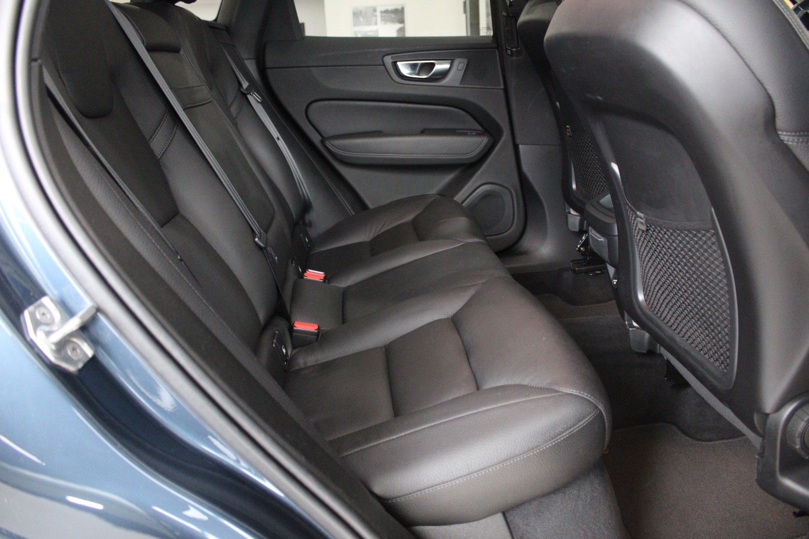 Volvo XC60 D4 Geartronic Momentum Pro IntelliSafe PRO- foto 14