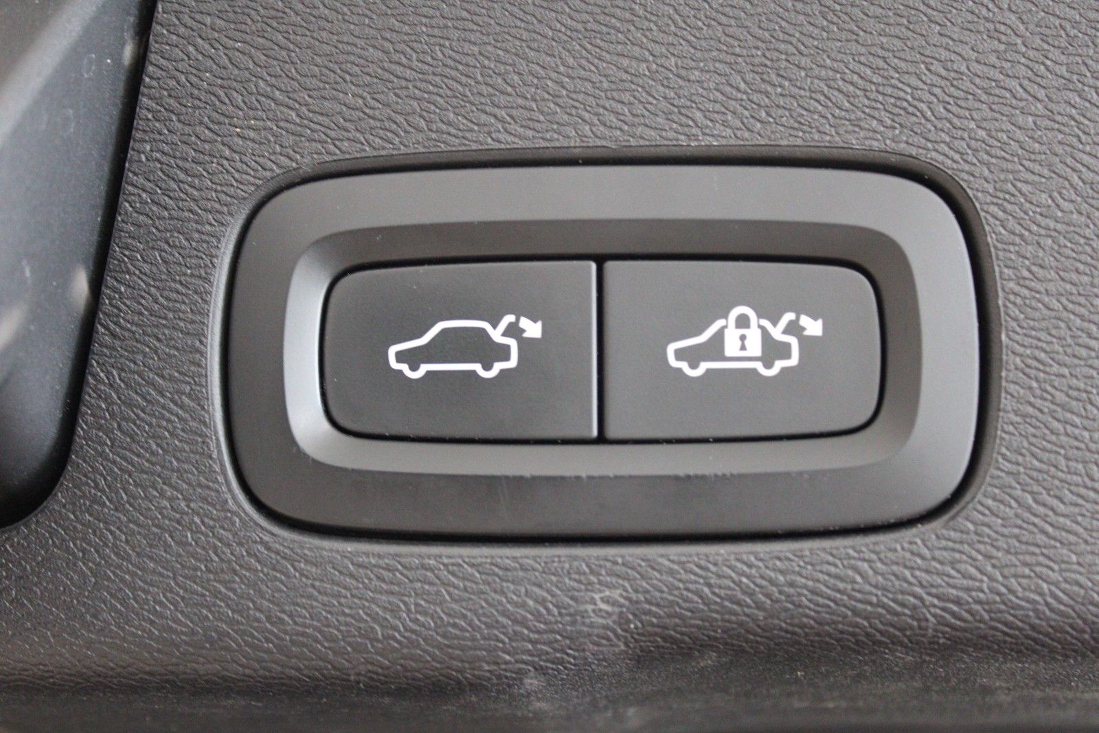 Volvo XC60 D4 Geartronic Momentum Pro IntelliSafe PRO- foto 9