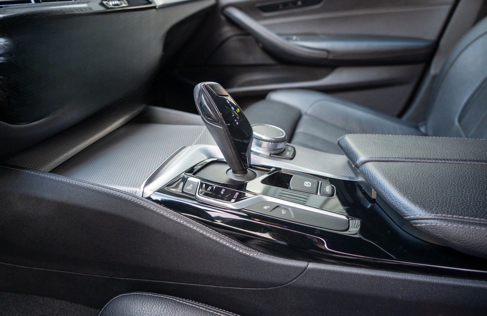 BMW 540 d Touring xDrive M-SPORT|KEYL|360°|AMBI|DISP foto 19