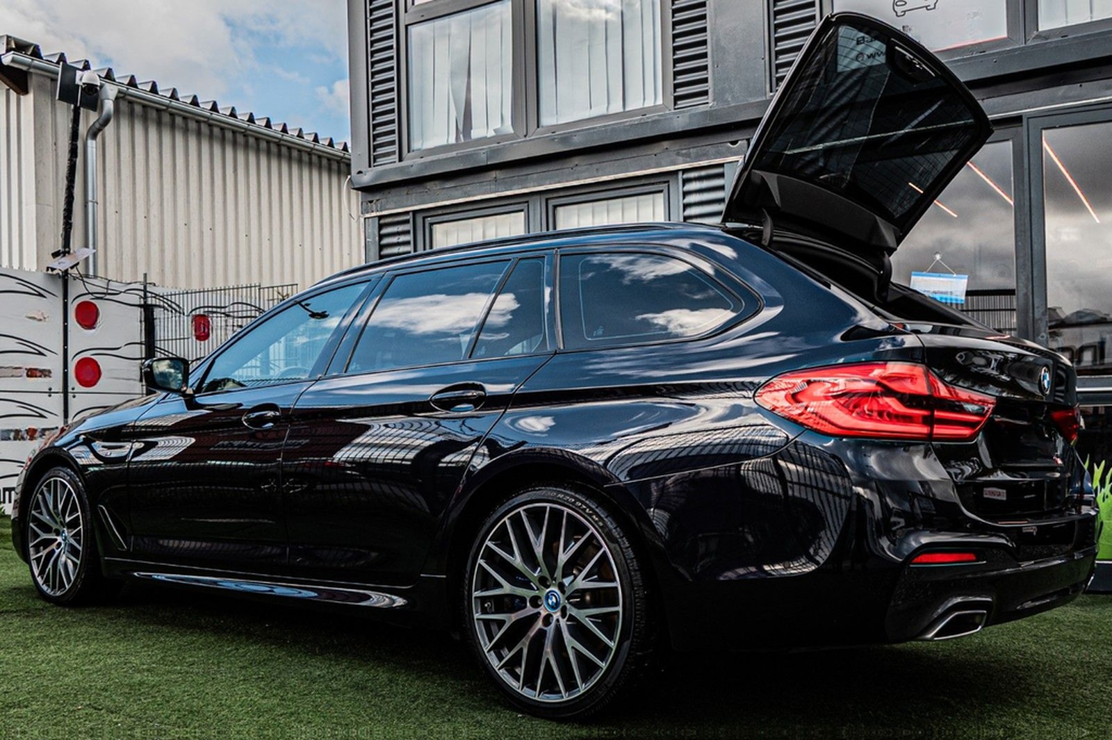 BMW 540 d Touring xDrive M-SPORT|KEYL|360°|AMBI|DISP foto 8