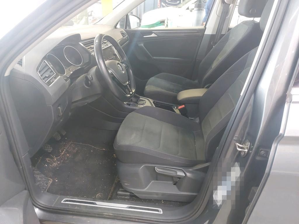 Volkswagen Tiguan 2.0 TDI Highline*NAVI*LED*AHK*ACC*R-CAM* foto 9