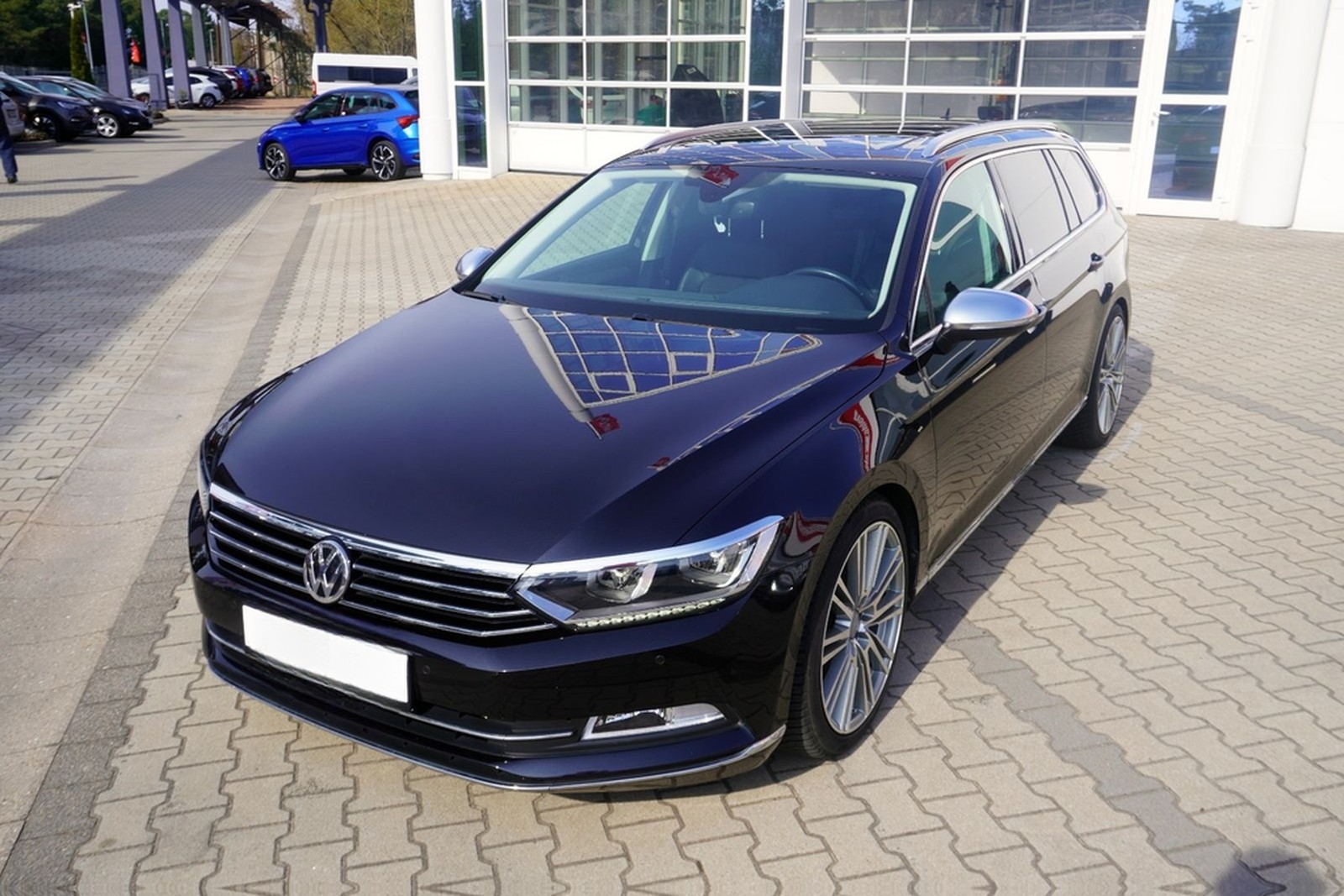 Volkswagen Passat Variant 1.8 TSI DSG Highline LED Navi AHK foto 2
