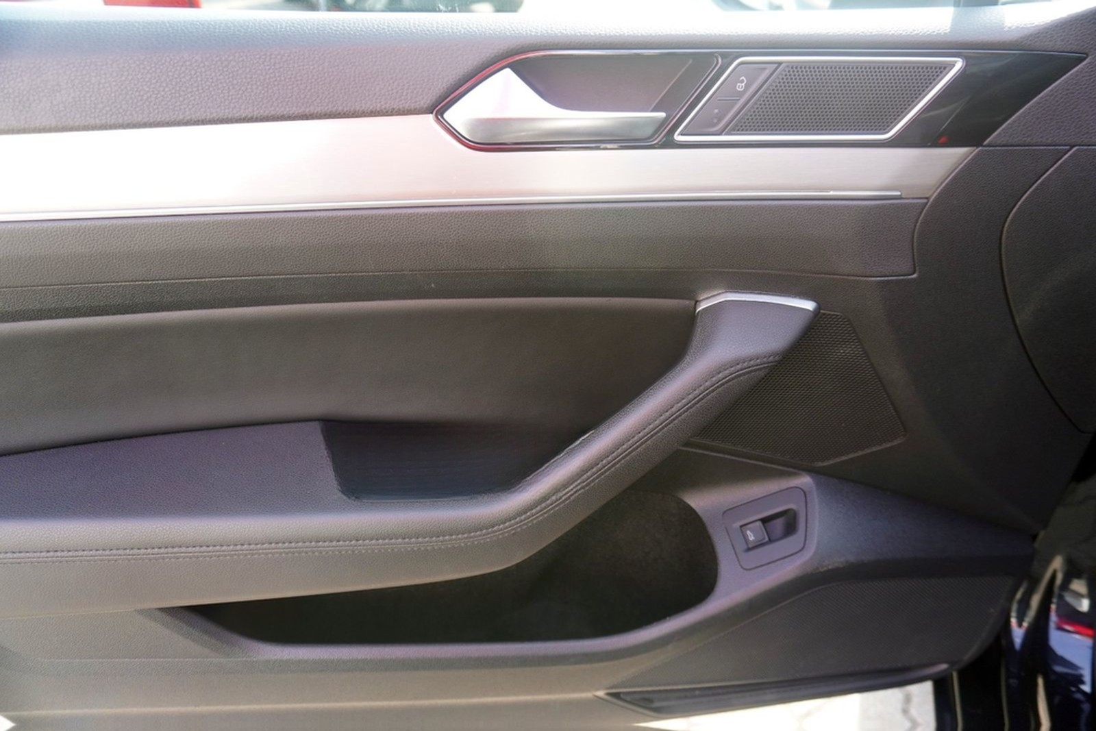 Volkswagen Passat Variant 1.8 TSI DSG Highline LED Navi AHK foto 16